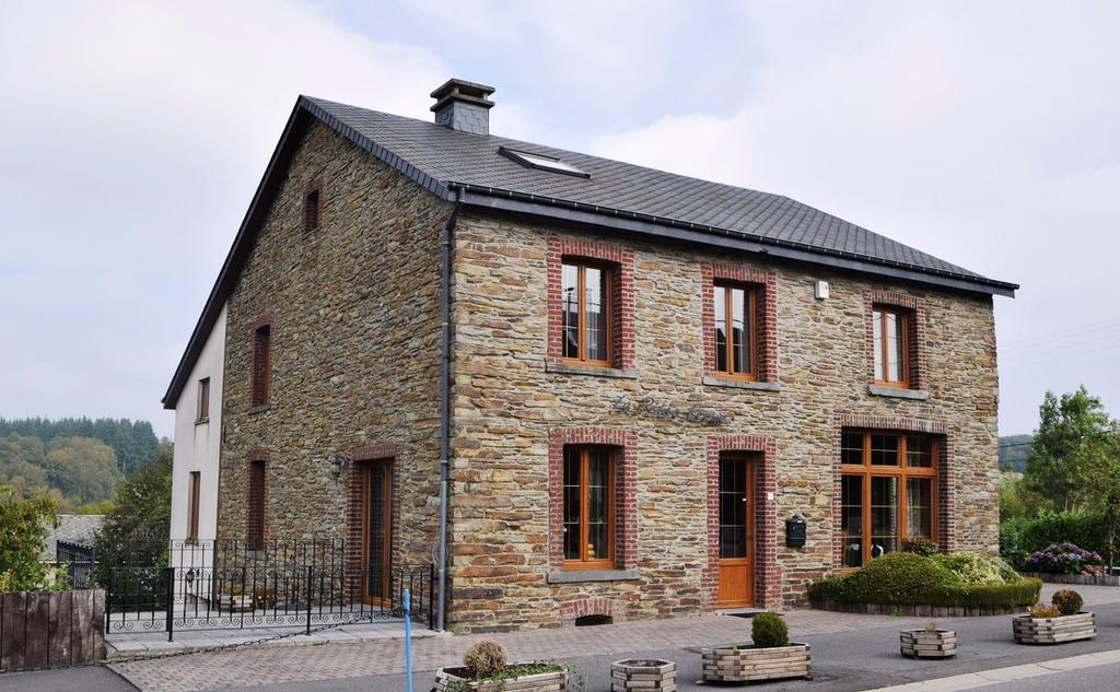 La Petite Ferme Villa Rochehaut Exterior photo